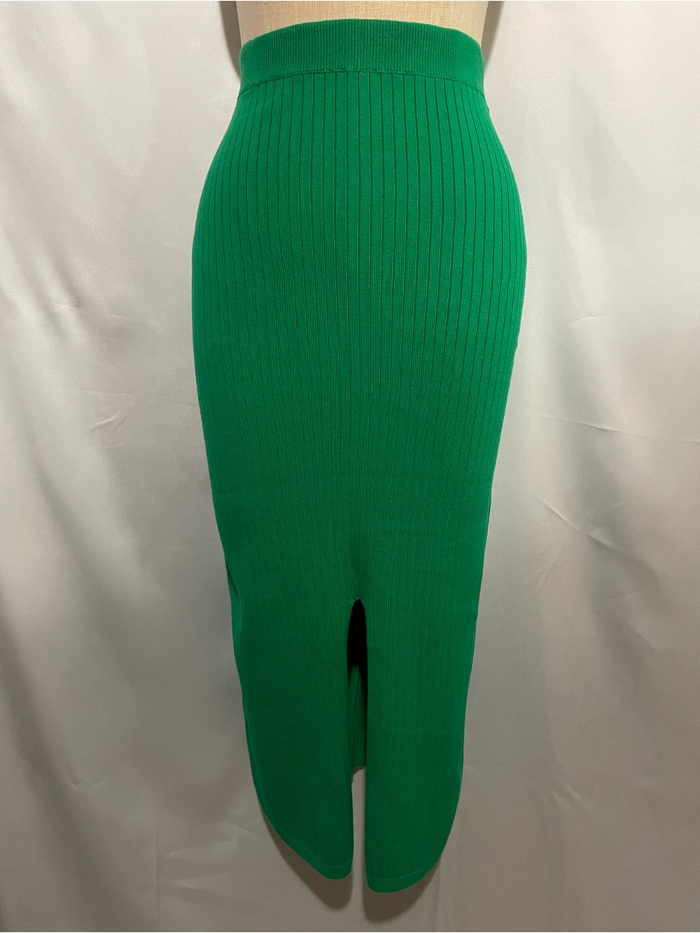 Emerald green ribbed knit skirt